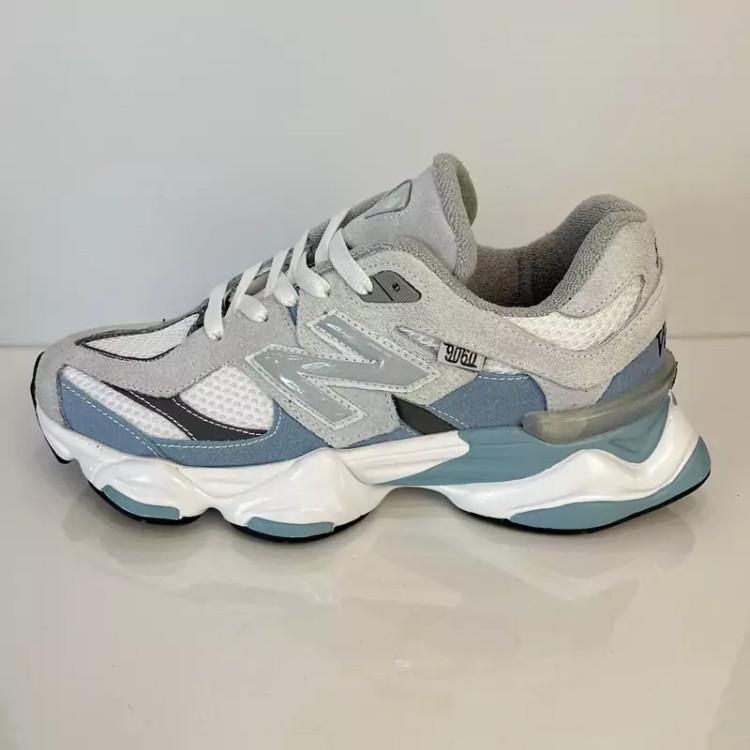 کفش روزمره مردانه نیوبالانس مدل 9060 با رویه چرم طوسی سفید