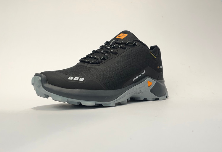 کفش ضدآب مردانه آی رانر I-runner رنگ مشکی زیر طوسی رویه برزنتی کد A003